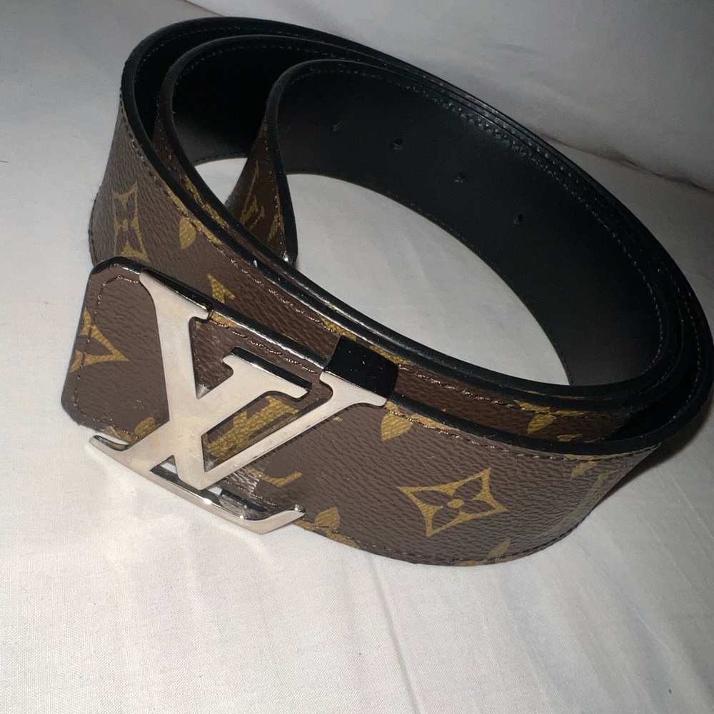 Authentic louis Vuitton monogram reversible mens belt